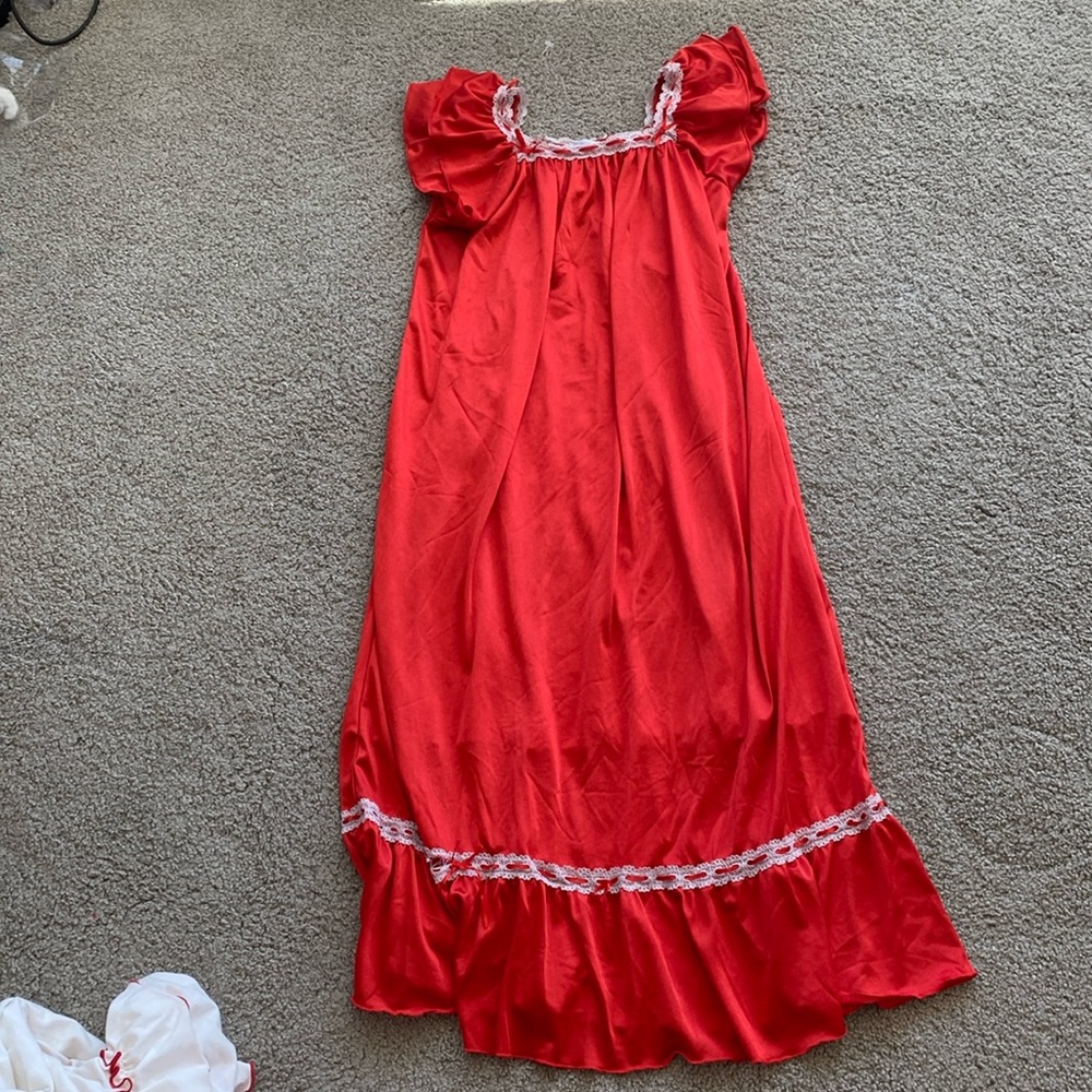 Betsy and lace girl’s nightgown size 10